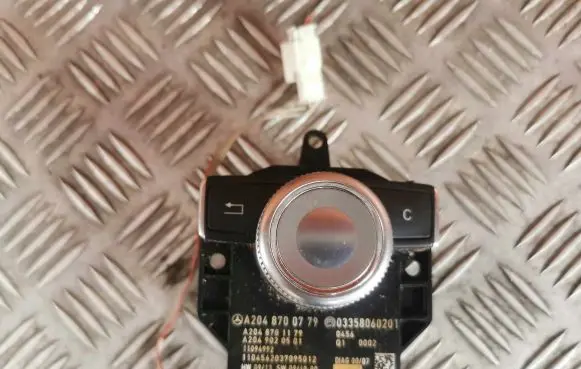 Mercedes-Benz C W204 Multifunctional control switch/knob A2048700779