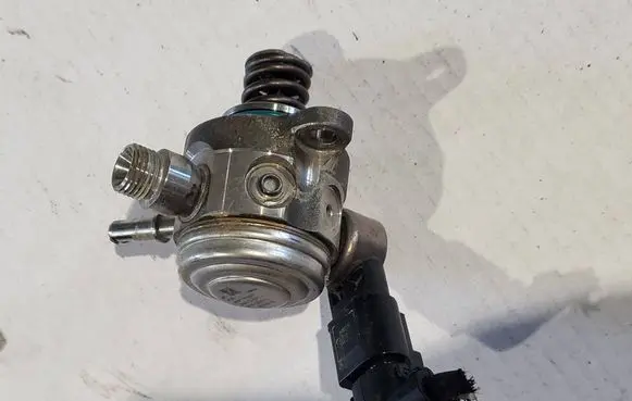 Volkswagen T-Cross Fuel injection high pressure pump 05E127027A 2601210754171 HFS55402