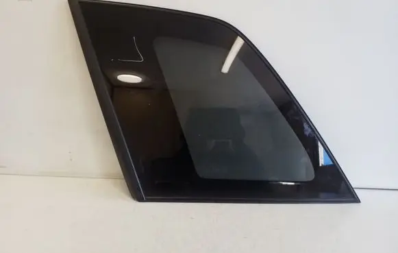 Suzuki Grand Vitara II Rear side window E643R007953