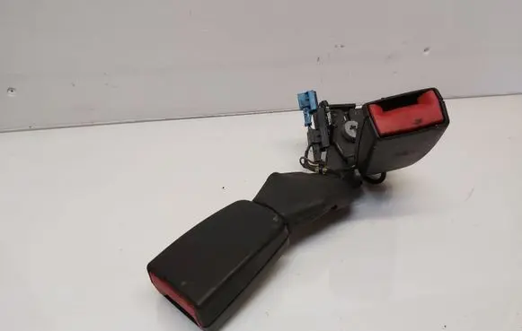 Mercedes-Benz GLC X253 C253 Middle seatbelt buckle (rear) A2058600469