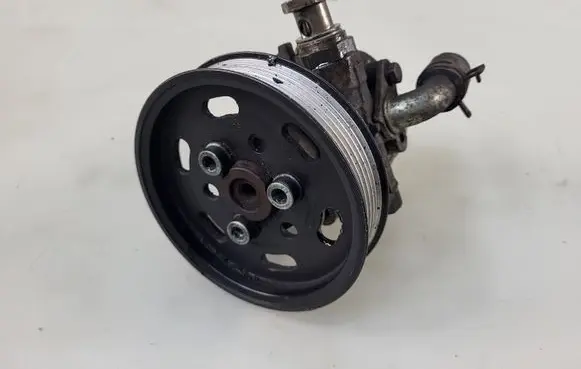 Volkswagen Golf IV Power steering pump 1J0422154A
