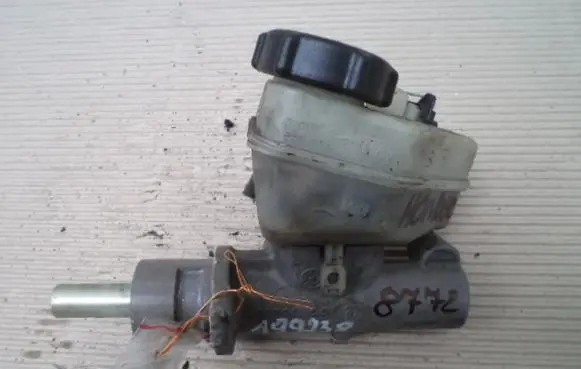 Ford Mondeo MK II Master brake cylinder