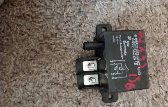 Mercedes-Benz C W204 Other relay A0035422619