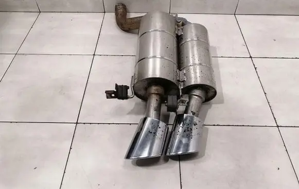 BMW M5 Rear muffler/silencer tail pipe 