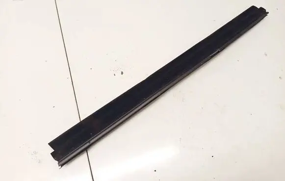 Opel Agila B Front door glass trim molding 