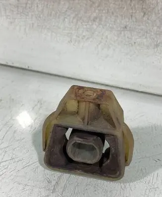Volkswagen Golf IV Radiator mount bracket 1j0806157