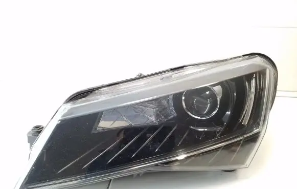 Skoda Superb B8 (3V) Headlight/headlamp 4H0941329 4G0907397Q 8K0941597B