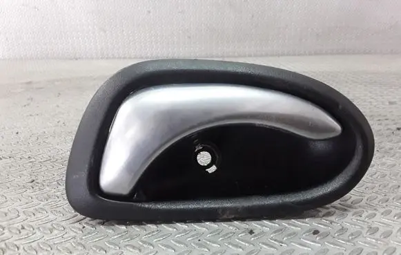 Nissan Primera Rear door interior handle 82670AV600
