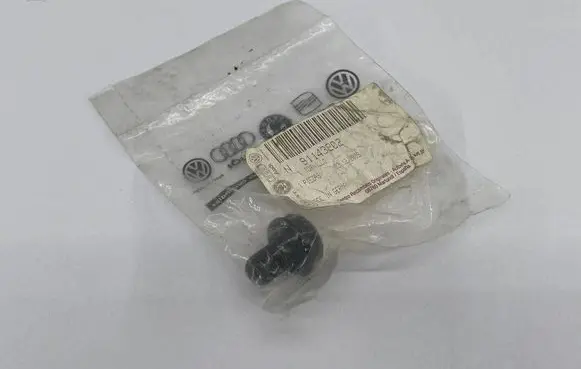 Volkswagen PASSAT B6 Nuts/bolts N91143202