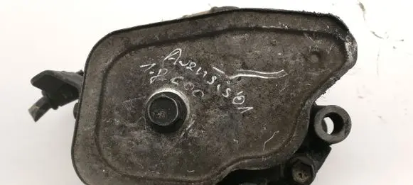 Toyota Avensis T220 Power steering pump 32100