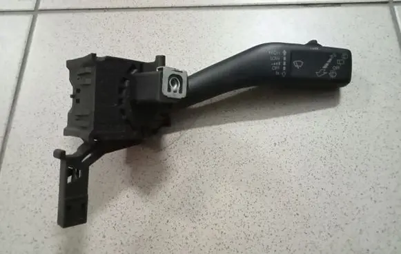 Volkswagen Golf VI Wiper control stalk 1K0953519H