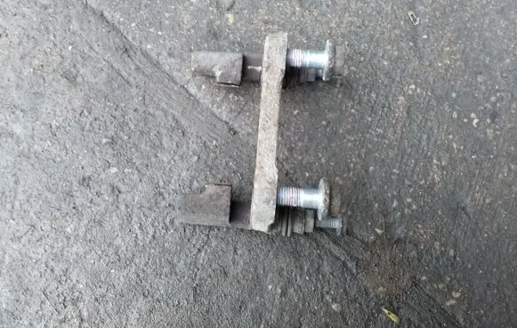 Peugeot 407 Brake caliper pad carrier rear 