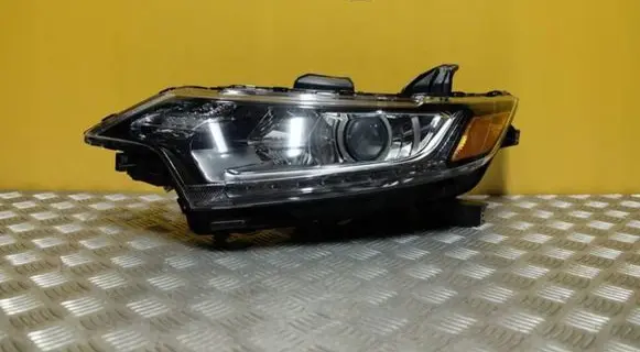 Mitsubishi Outlander Headlight/headlamp 8301D2-43 1357