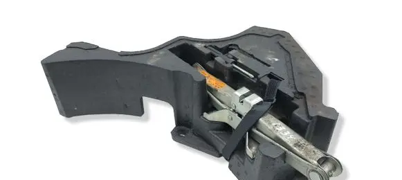 Nissan 350Z Tool set 84985CE400