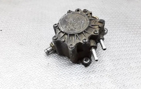 Audi A4 S4 B7 8E 8H Vacuum pump 03G145209