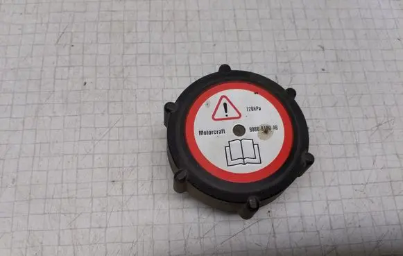Ford Mondeo Mk III Coolant expansion tank/reservoir cap 98BB8100AB