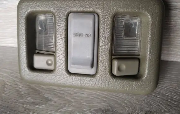 Isuzu Trooper Front seat light 12V5W4CP