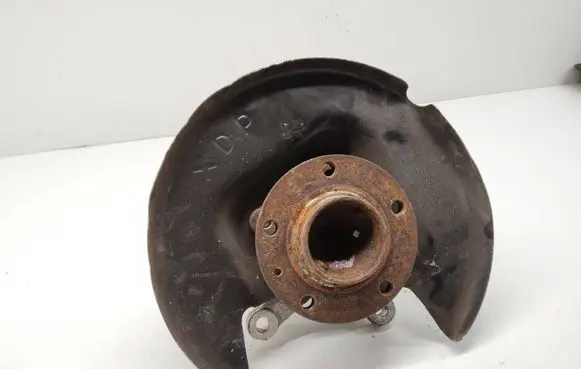 Rear wheel hub spindle/knuckle