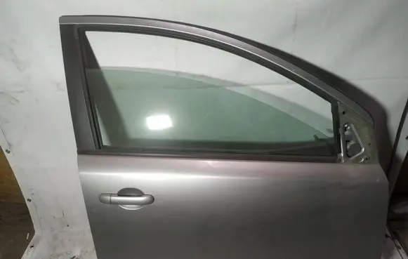 Nissan Note (E11) Front door pilkos