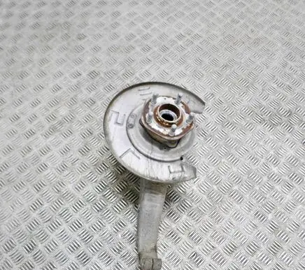 Front wheel hub