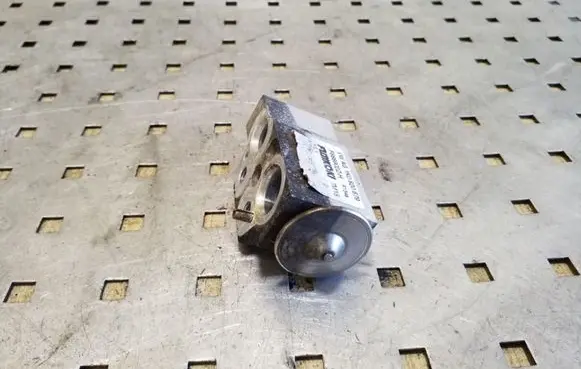 Skoda Superb B6 (3T) Air conditioning (A/C) expansion valve 1K0820679