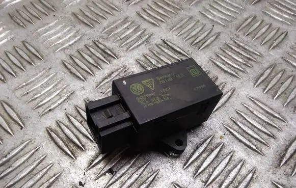 Volkswagen Touareg I Seat heating relay 7L0959772