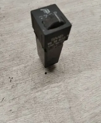 Saab 9000 CS Seat heating switch 9518820