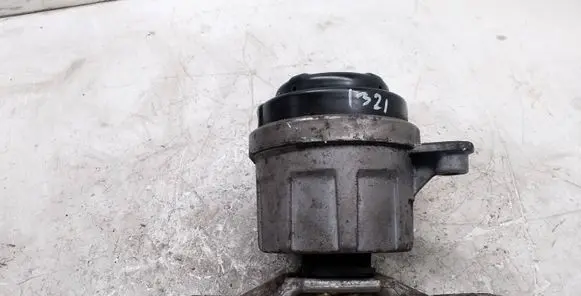 Ford Mondeo Mk III Engine mount bracket