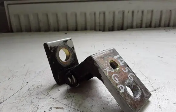 Skoda Fabia Mk1 (6Y) Rear door lower hinge