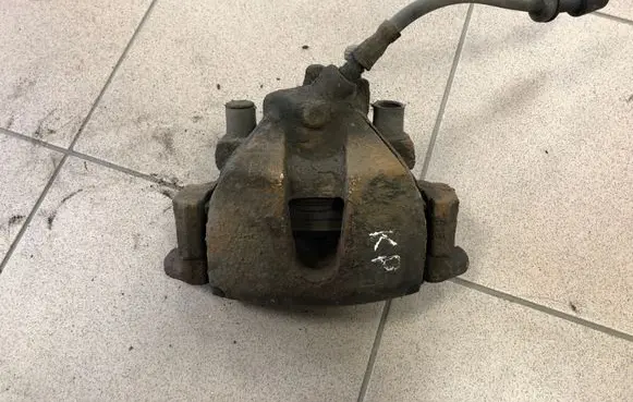 Volvo V50 Front brake caliper
