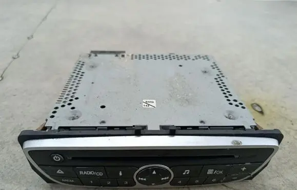 Renault Megane III Radio/CD/DVD/GPS head unit 281150030R