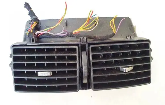 Peugeot 307 Dash center air vent grill a1079302