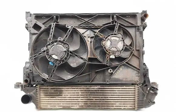 Opel Vivaro Radiator set 214818795R 93868359