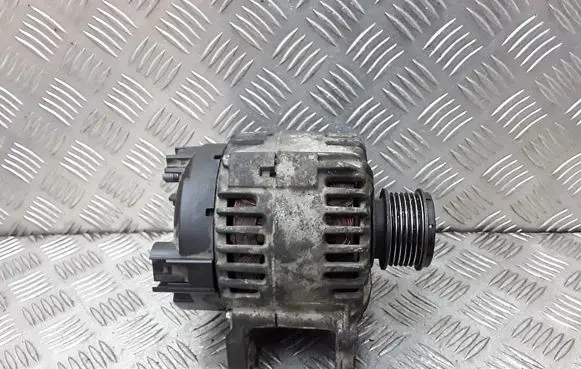 Skoda Octavia Mk2 (1Z) Generator/alternator 06f903023c