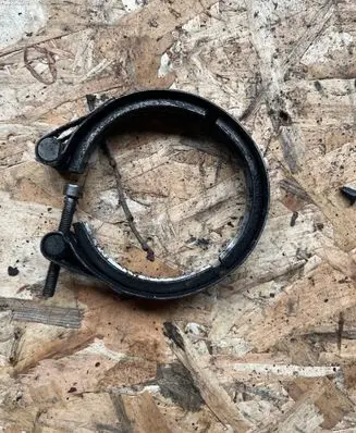 Volvo V40 Muffler pipe connector clamp 31219900