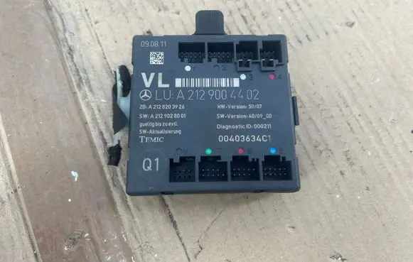Mercedes-Benz C W204 Door control unit/module A2129004402 A2128203926 A2129028001