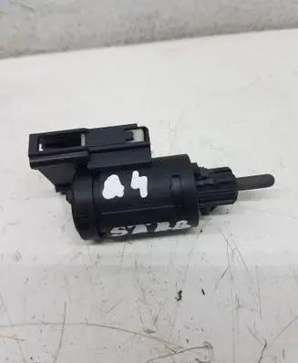 Audi A4 S4 B7 8E 8H Brake pedal sensor switch 3B0945511C 19322010 14300