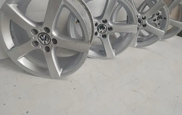 Volkswagen PASSAT B6 R17 alloy rim 