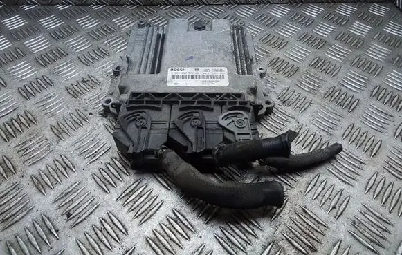 Opel Movano B Engine control unit/module 0281030576 237102265R