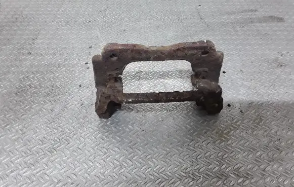 Toyota Corolla Verso AR10 Brake caliper pad carrier rear 