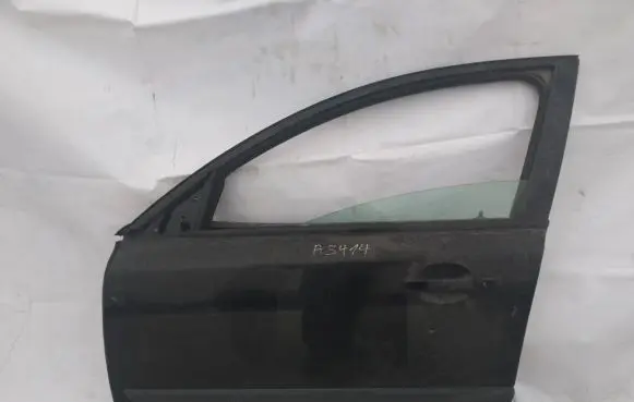 Volvo V50 Front door juoda