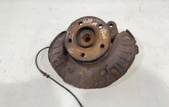 Mercedes-Benz Vito Viano W639 Front wheel hub A6393300632