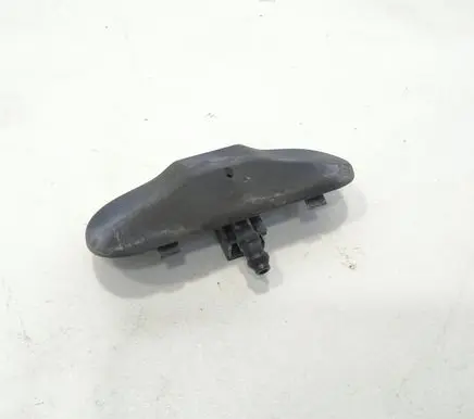 Volkswagen PASSAT B7 Windshield washer spray nozzle 