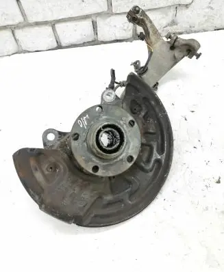 Audi A6 S6 C5 4B Front wheel hub