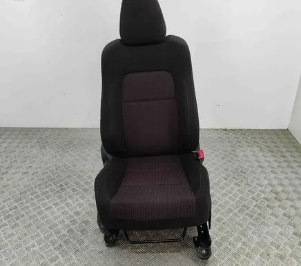 Toyota Auris E180 Front passenger seat 710730ZA30C0 7101302100