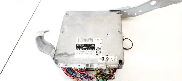 Toyota Prius (XW20) Engine control unit/module 8966142B50 89661-42B50