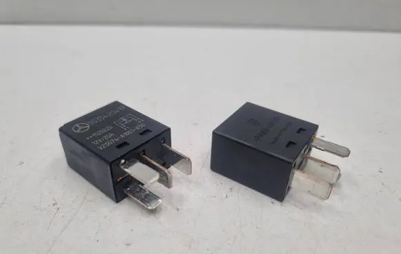 Mercedes-Benz C W205 Other relay A0035420419 0035420419 V23074A1001X30
