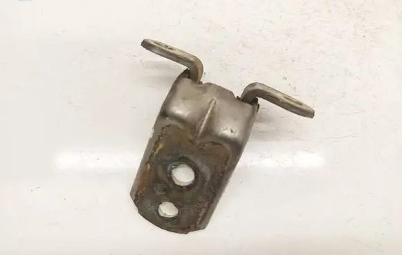 Nissan X-Trail T30 Front door upper hinge
