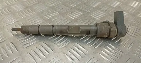 Audi A8 S8 D3 4E Fuel injector 0445110158