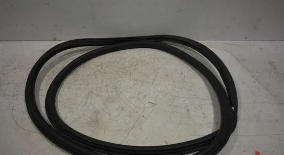 Skoda Superb B6 (3T) Front door rubber seal 3T0867365